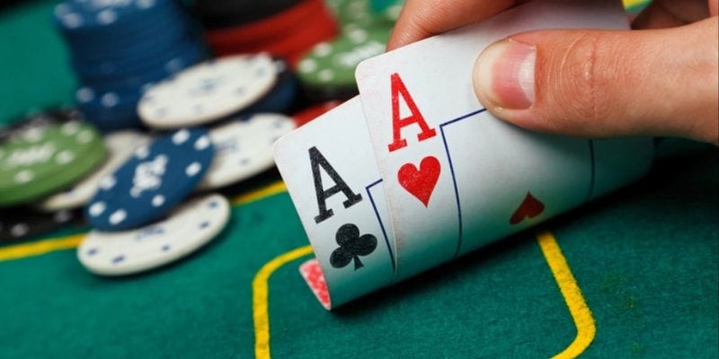 Thứ tự các tay bài từ thấp đến cao trong game casino Poker